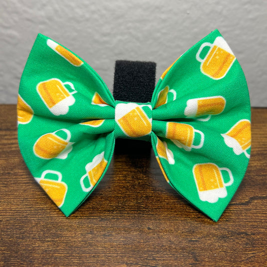 Green Cheers to Beer Bow tie