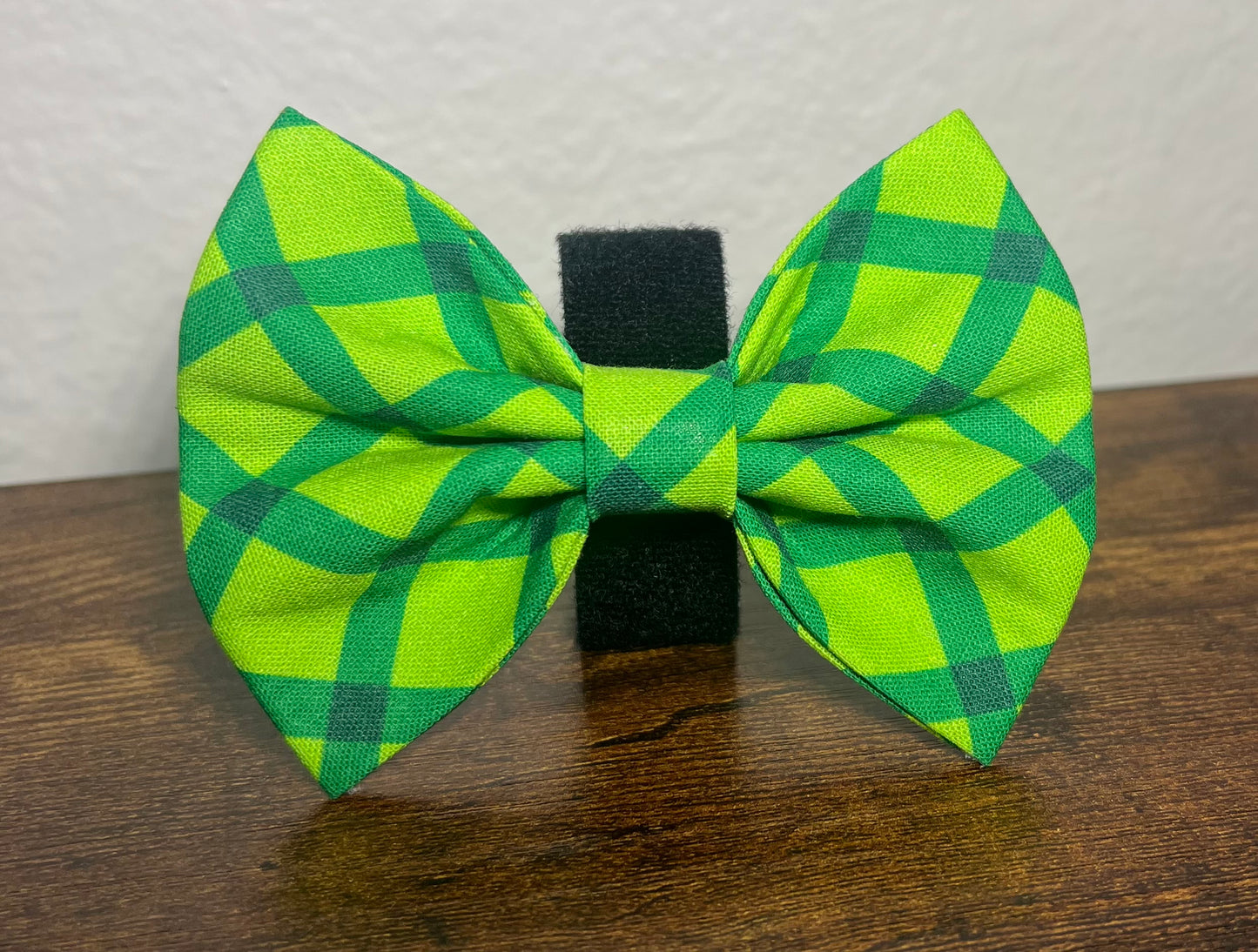 Green Plaid Bow tie