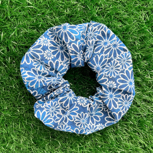 Navy Daisies Scrunchie